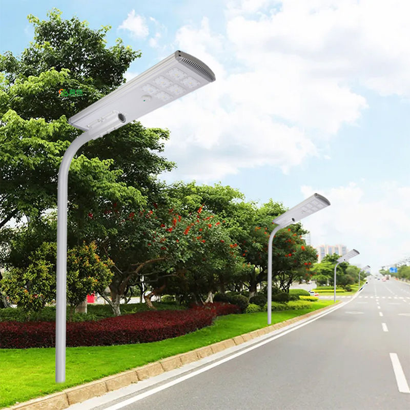 Rua impermeável 400w 600w 800w todo do Abs da luz do sensor Ip65 solar em um 3.2V