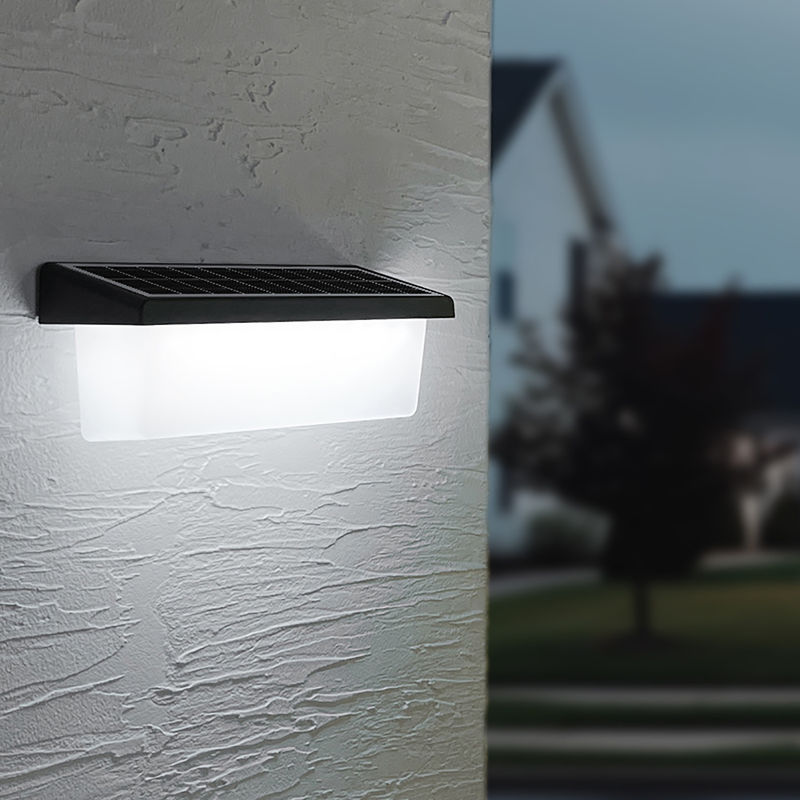 1 ano de garantia Iluminação solar exterior ABS+PC Material Iluminação solar de jardim LED