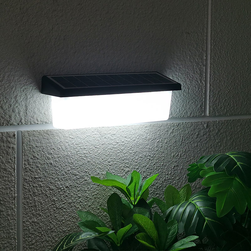 LiFePO4 3.2V/500mAh Iluminação solar de parede para exteriores Painéis solares mono silício/5V 2.5W