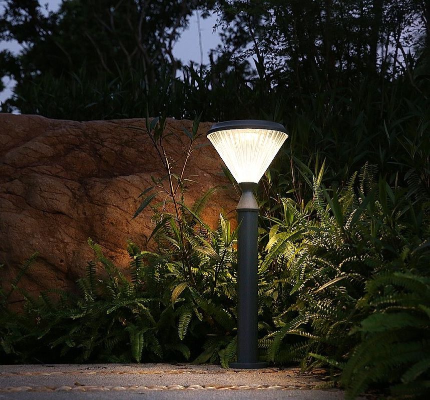 Lâmpada de luz solar para passarela Iluminação de jardim solar ao ar livre à prova d'água Led para quintal Luzes solares de jardim para gramado