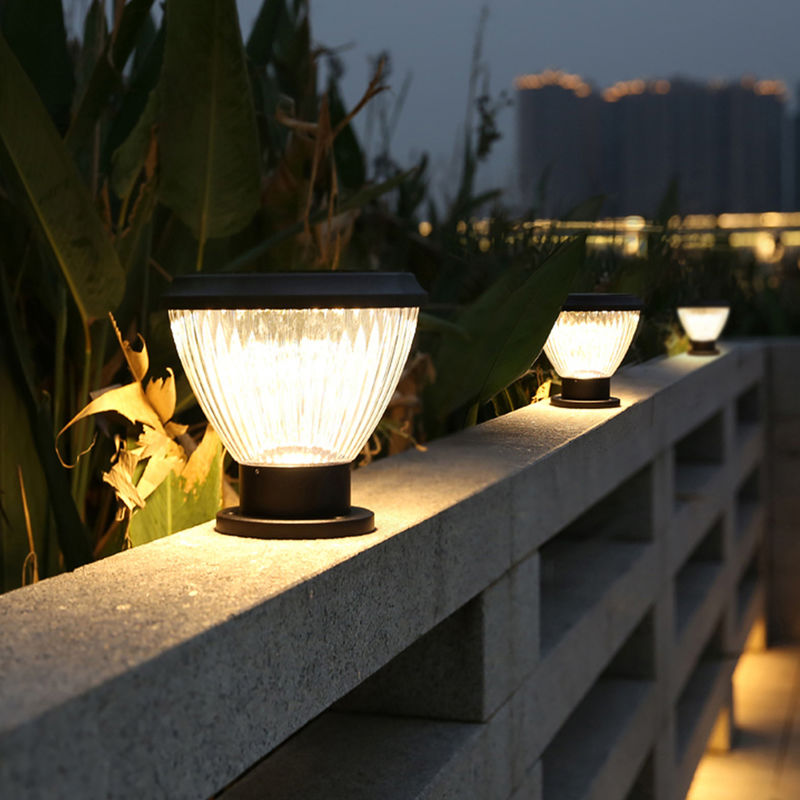 Decoração impermeável exterior solar toda do diodo emissor de luz do jardim em uma luz da coluna da lâmpada