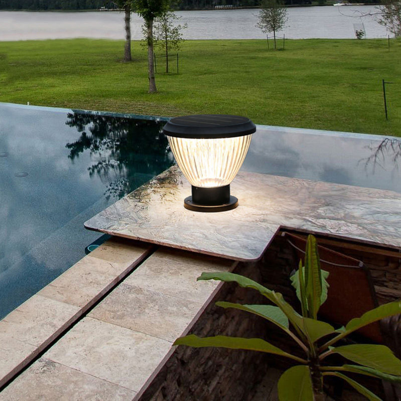 Decoração impermeável exterior solar toda do diodo emissor de luz do jardim em uma luz da coluna da lâmpada