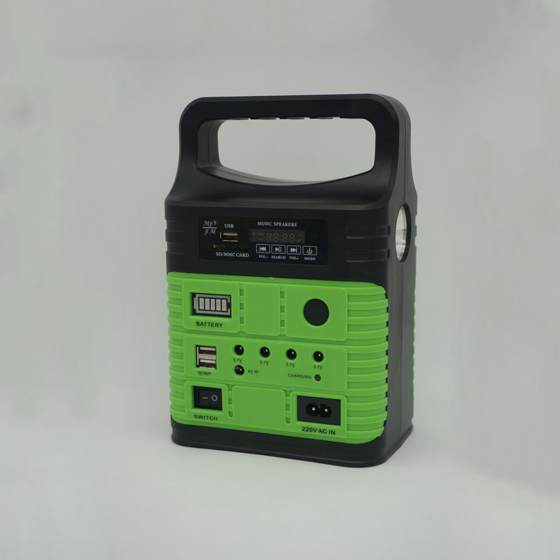 rádio portátil MP3 Mini Outdoor Camping do sistema Kit With Built In FM das energias solares 7500mah